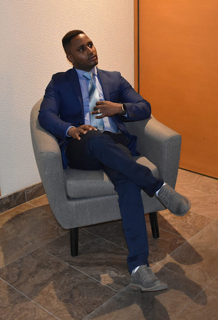 Sacha, comptable, pour Negro Magnifico